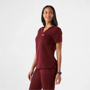 033 🤍 FIGS Catarina Scrub Top - Burgundy